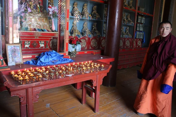 Lama dans le monastère bouddhiste, Mongolie — Photo