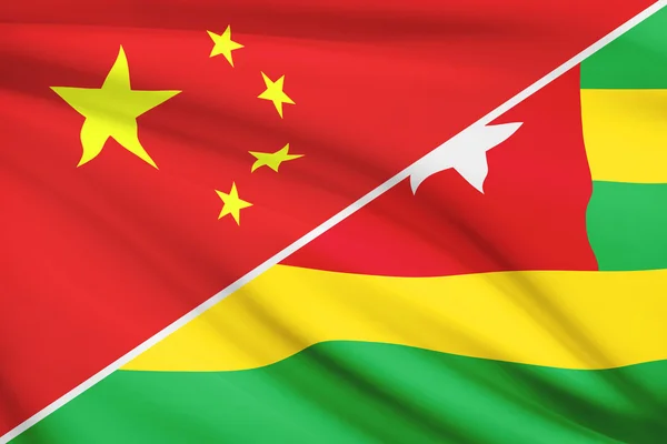 Serie di bandiere arruffati. Cina e République togolaise (Repubblica del togo). — Foto Stock