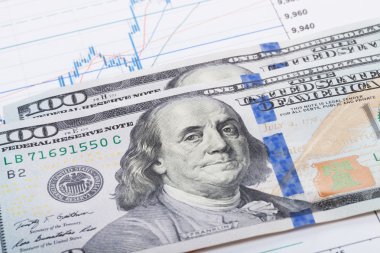 100 ABD Doları banknot üzerinde hisse senedi grafiği