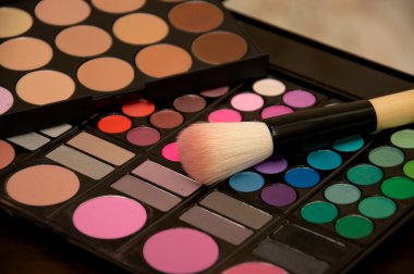 renkli kozmetik makyaj