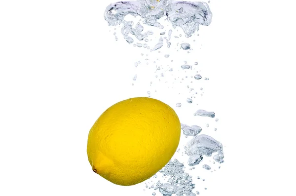 Limão em água Imagens Royalty-Free