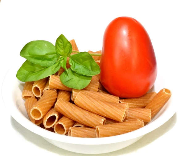 Tomate, albahaca y pasta — Foto de Stock