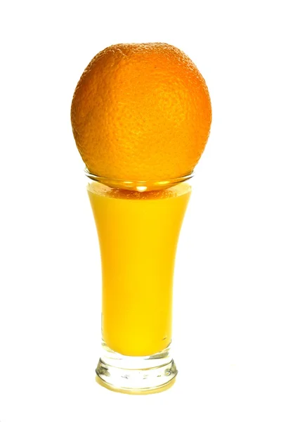 Orangensaft und eine Orange — Stockfoto