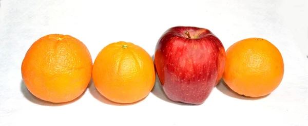 Sinaasappelen en apple — Stockfoto