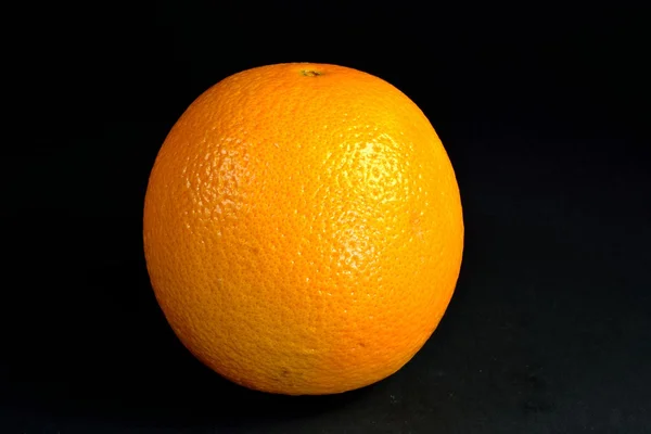 Pojedynczy pomarańczowy — Zdjęcie stockowe