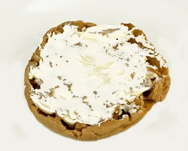 Muffin inglese e crema di formaggio — Foto Stock