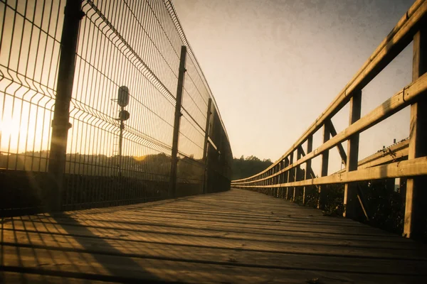 Houten loopbrug — Stockfoto