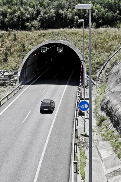 Tunnel sull'autostrada — Foto Stock
