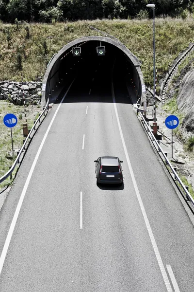 Tunnel sur l'autoroute — Photo