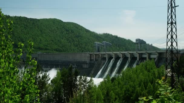 Scarico dell'acqua nelle centrali idroelettriche — Video Stock