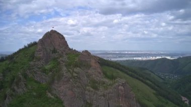Krasnoyarsk 'taki Takmak Kayası, Stolby Doğa Koruma Alanı. Zaman Uygulaması
