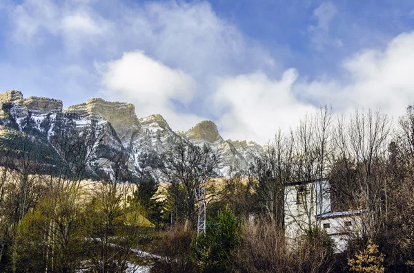 Schneehöhen der Pirineos-Rockies — Stockfoto