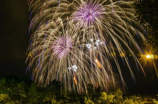 Gökyüzünde havai fişekler