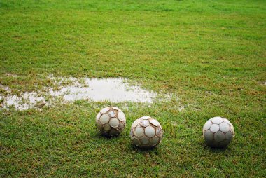 ıslak alan futbol topları