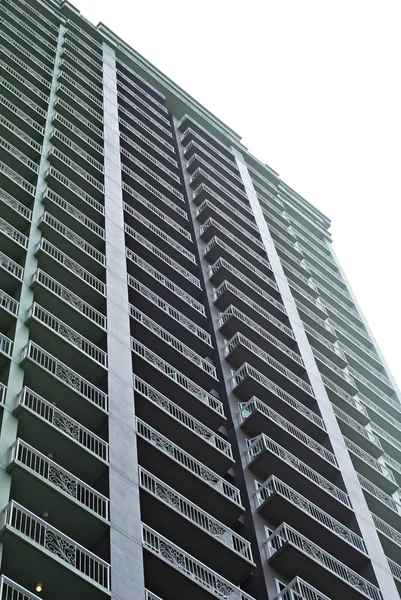 Edificio de apartamentos altos — Foto de Stock