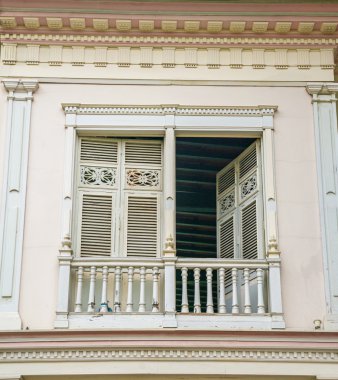 19. yüzyıldan kalma eski balkon