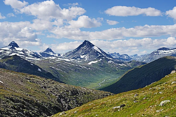 Mountain scene — Stock Photo, Image