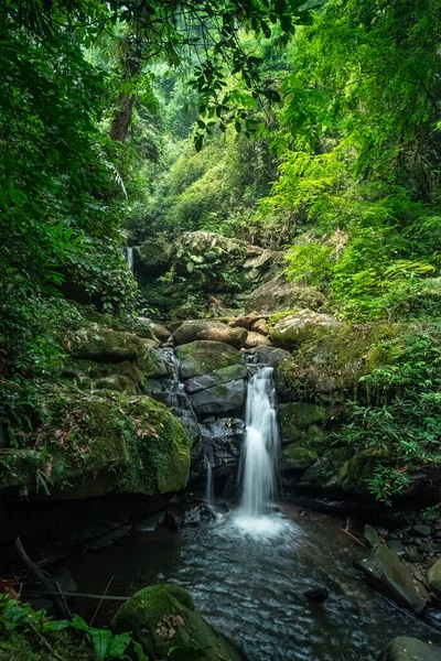 Sapan şelalesi, ikinci kat, Nan ili, Sapan köyü, Tayland