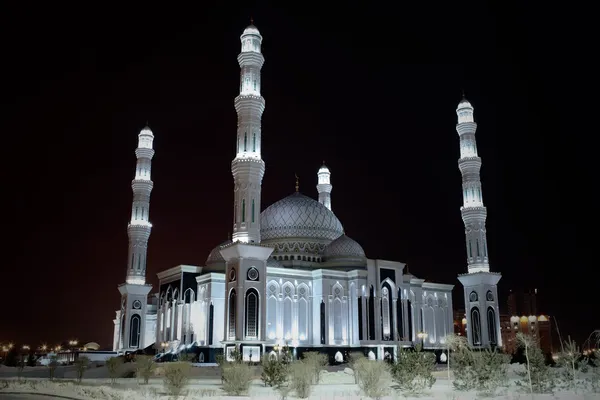 Mesquita majestosa "Hazret Sultan" em Astana — Fotografia de Stock