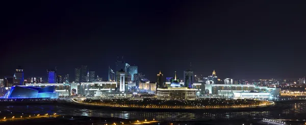Панорама культурного, торгового и социального центра Астаны — стоковое фото