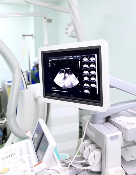 Ultraschalluntersuchung im Röntgenlabor — Stockfoto