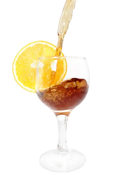 Cocktail pour and splash — Stock Photo, Image