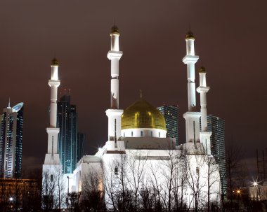 astana bir kış gecesi Camii