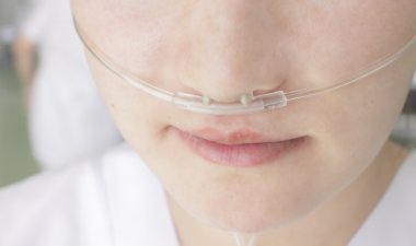 plastik burun kateter hastalık sırasında nefes alıyor.