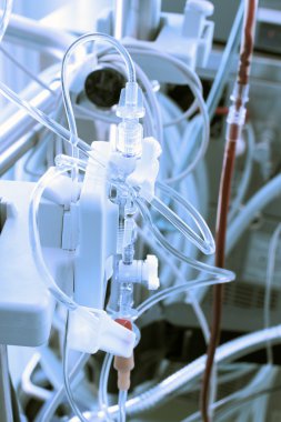 Borular, vanalar, anahtarları bir dizi oluşan tıbbi donanım