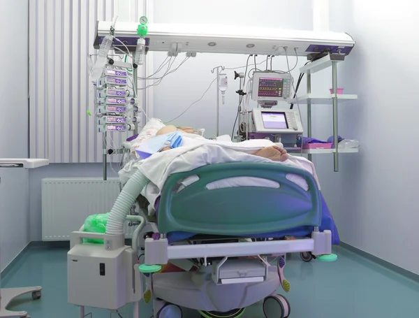Heavy patient in ICU — Stock Photo, Image