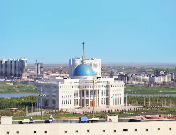 Stadsgezicht van astana met ak orda — Stockfoto