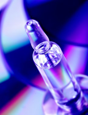 parlak bir arka plan üzerinde tıbbi ampul.