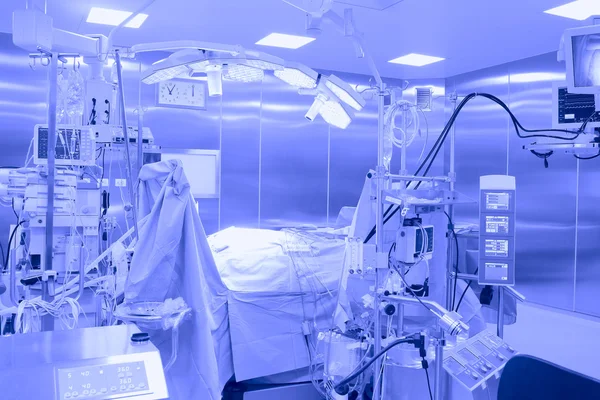 外科手术的操作空间。蓝色色调. — 图库照片
