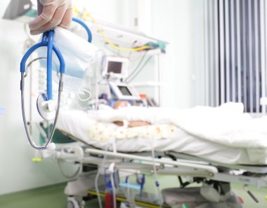 Doktor stetoskop koğuşunda ile 