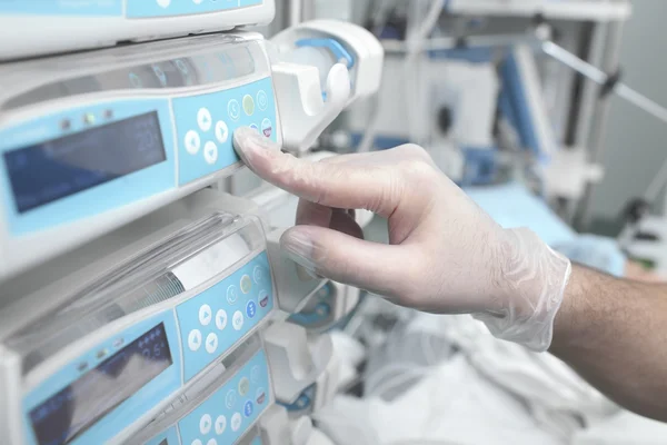 Uso de equipos en el hospital — Foto de Stock