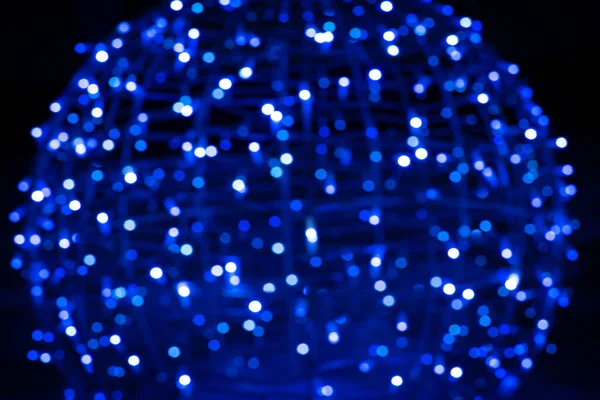 Μπλε Χριστουγεννιάτικη Γιρλάντα Στο Δρόμο Λαμπερά Θολά Φώτα Για Τις — Φωτογραφία Αρχείου