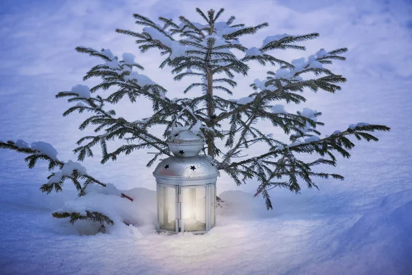 Linterna Con Vela Encendida Nieve Noche Invierno Imagen Con Textura — Foto de Stock
