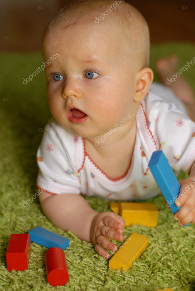 Bebe Jouer Avec Les Blocs De Construction Image Libre De Droit Par Foun C