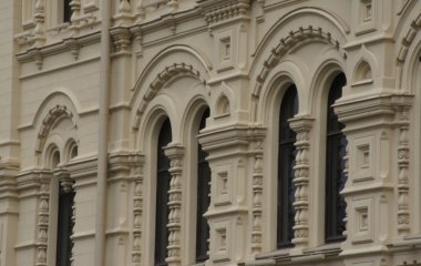 Bir Kızıl Meydan'ın evlerin Ajur