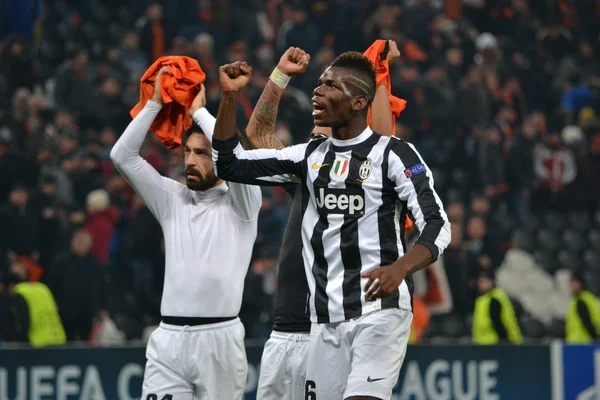 Shakhtar - juventus. pogba ve pirlo zaferini kutluyor