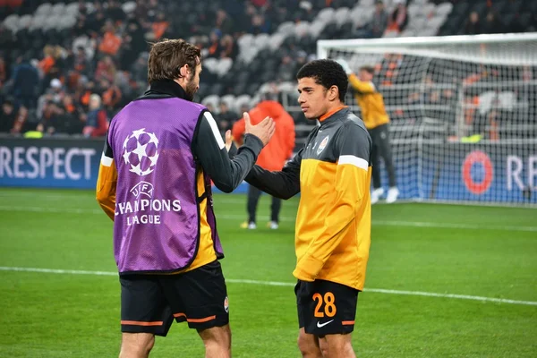 Srna et Taison avant le match de la Ligue des Champions — Photo