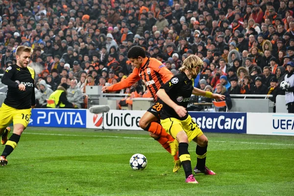 Taison ในการแข่งขันกับ Borussia ดอร์ทมุนด์ — ภาพถ่ายสต็อก