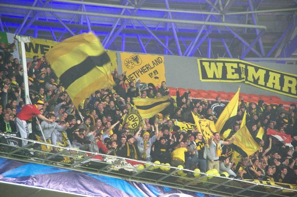 FC borussia Ντόρτμουντ οπαδούς στο donbass arena — Φωτογραφία Αρχείου