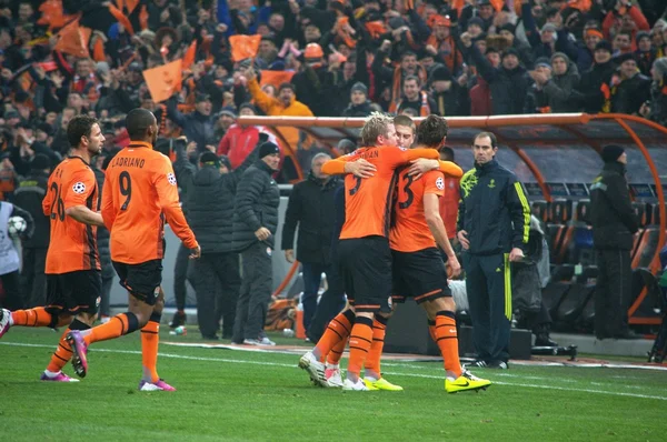 Shakhtar footballers celebrating a goal against Borussia Dortmund — Stock Photo, Image