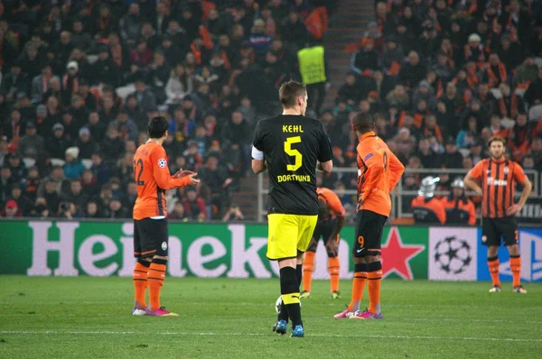 Shakhtar pemain sepak bola melawan Borussia Dortmund di Liga Champions — Stok Foto