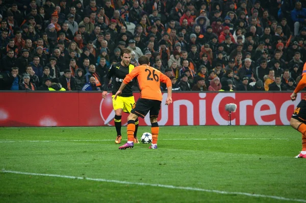 Shakhtar pemain sepak bola melawan Borussia Dortmund di Liga Champions — Stok Foto