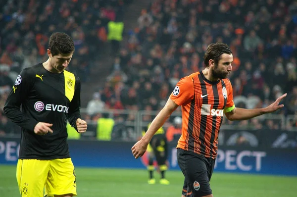 Dario Srna and Robert Lewandowski during the match — Stock Photo, Image