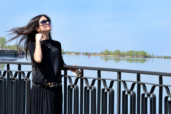 Young girl near the water — Stock Photo, Image