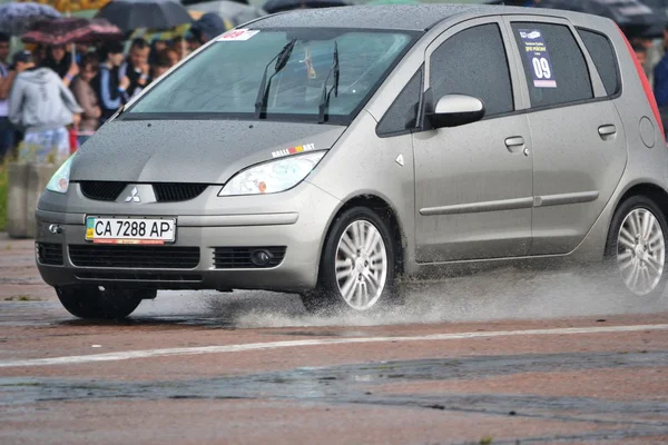 Niet-geïdentificeerde stuurprogramma tijdens het drag racen kampioenschap — Stockfoto