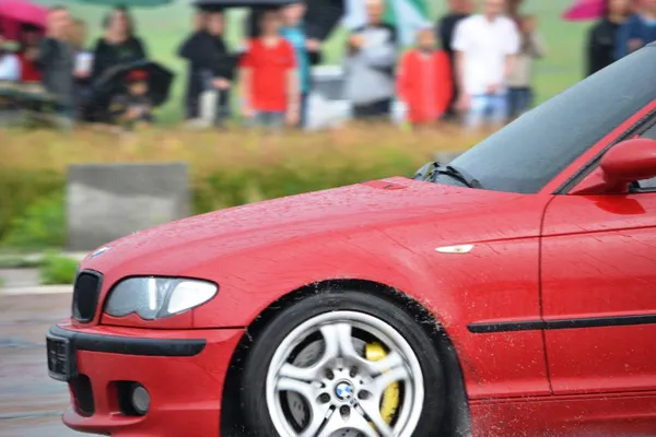 Niet-geïdentificeerde stuurprogramma's tijdens het drag racen kampioenschap — Stockfoto